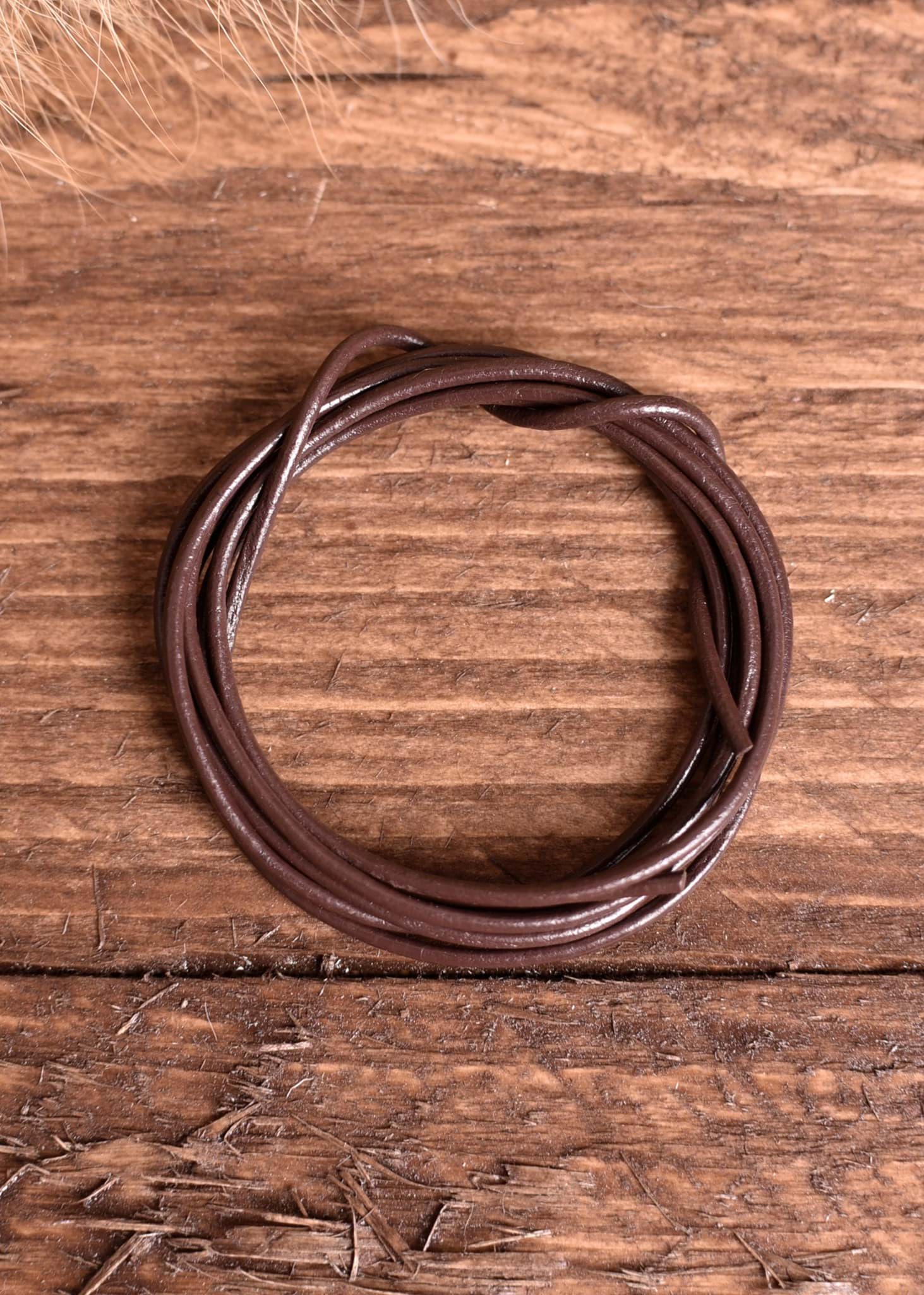 Image de Battle Merchant - Bracelet en cuir de chèvre marron 1 m